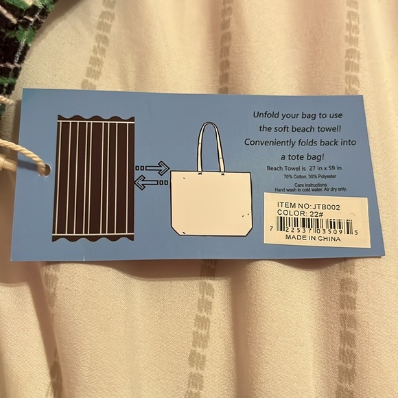 New tote bag with beach towel NWT - Picture 3 of 5